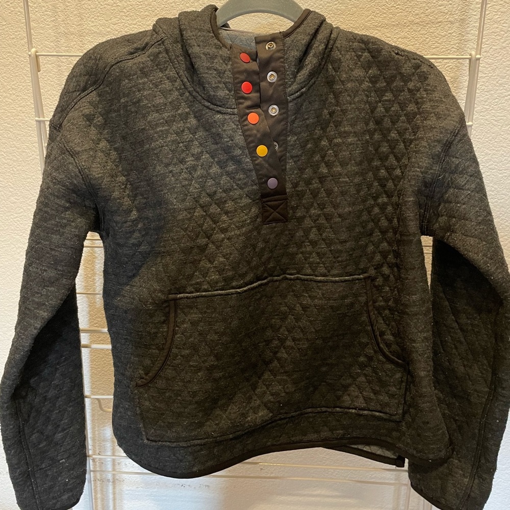 Marine Layer quilted sweatshirt colorful snaps
